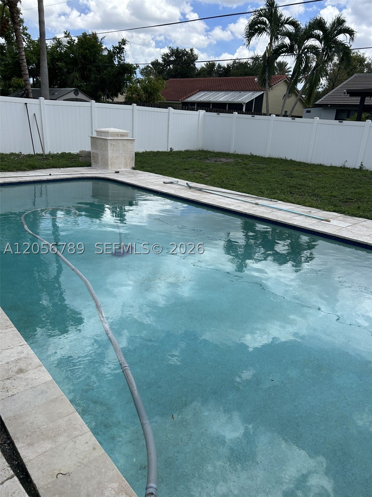 5240 SW 10th Ct
