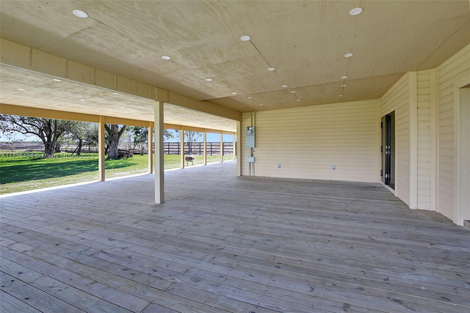 COUNTRY CLUB RANCHES - Land