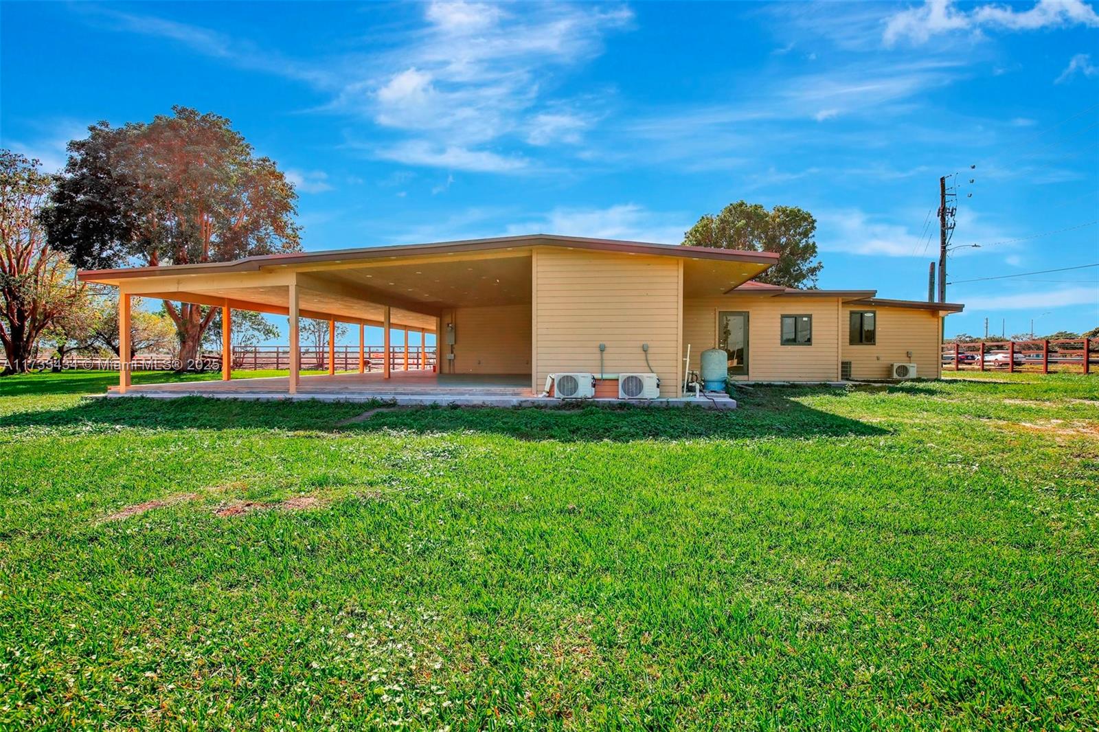 COUNTRY CLUB RANCHES - Land