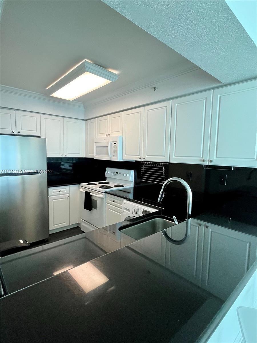 2501 S Ocean Dr 1024