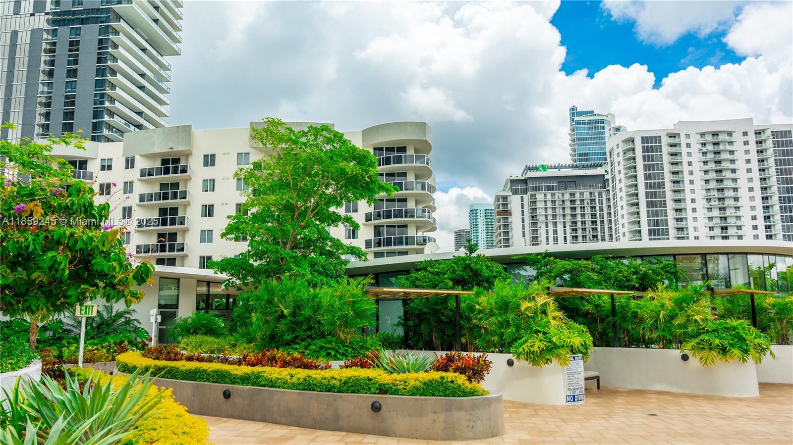 ARIA RESERVE SOUTH TOWER - Residential Lease