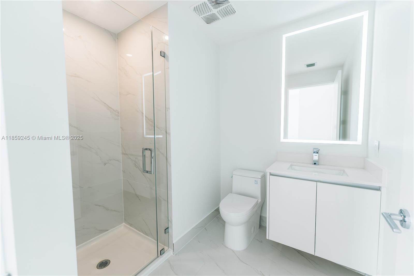 ARIA RESERVE SOUTH TOWER - Residential Lease