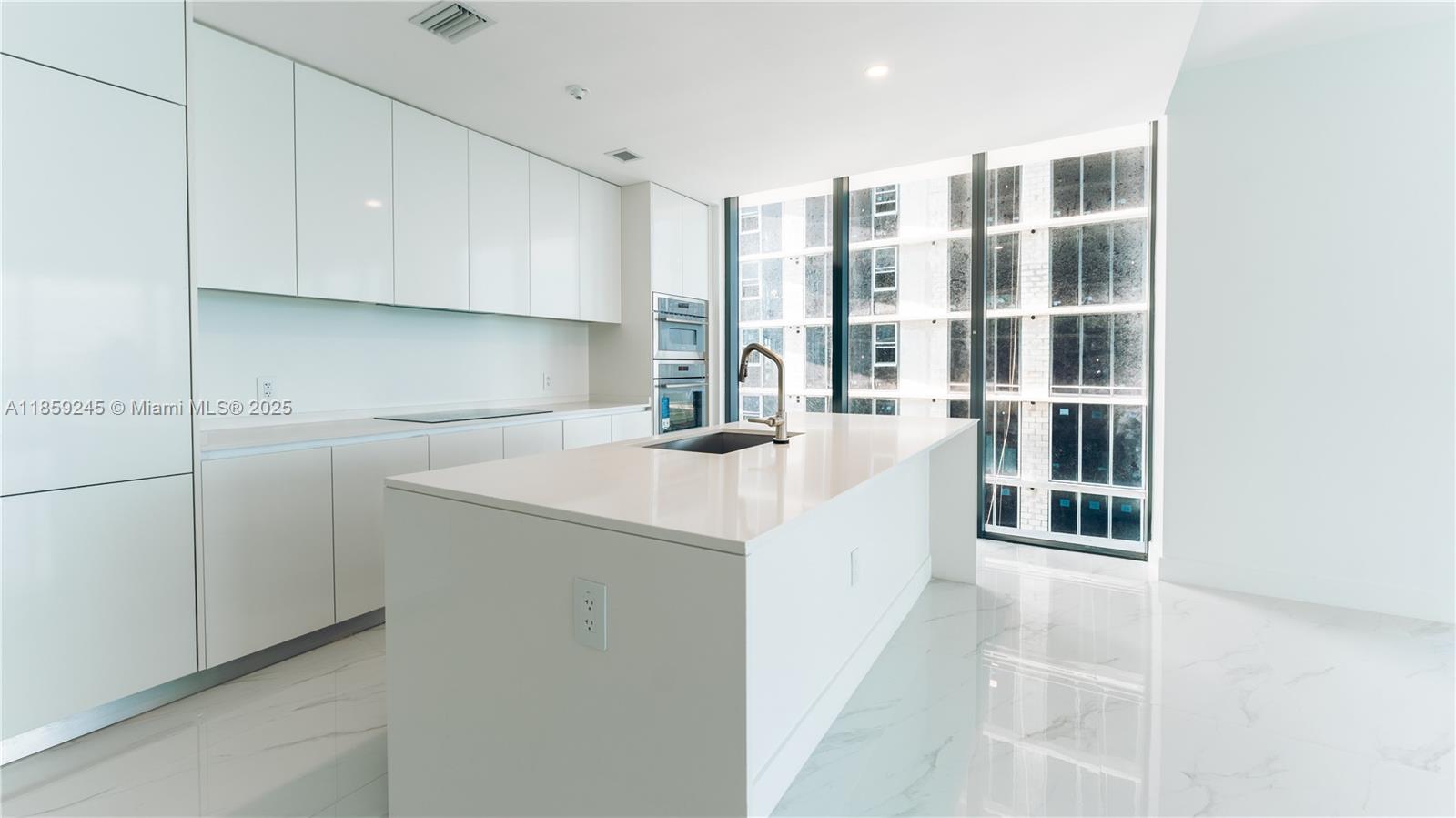ARIA RESERVE SOUTH TOWER - Residential Lease