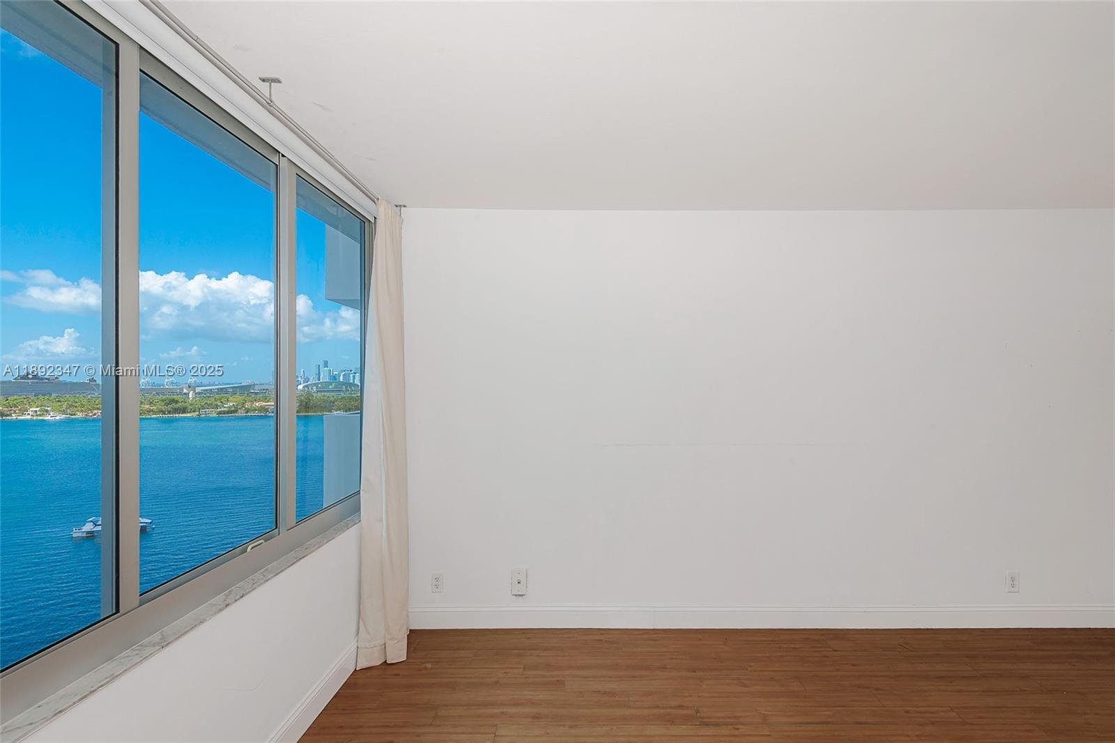 MIRADOR 1200 CONDO - Residential