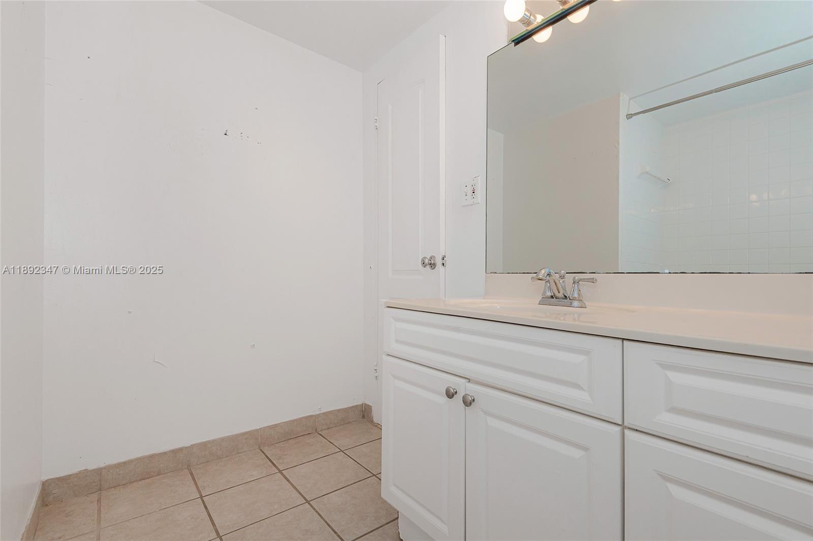 MIRADOR 1200 CONDO - Residential