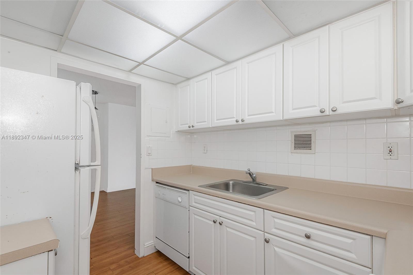 MIRADOR 1200 CONDO - Residential
