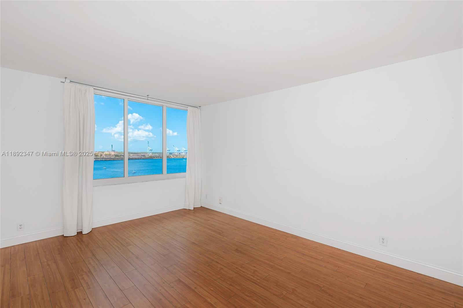 MIRADOR 1200 CONDO - Residential