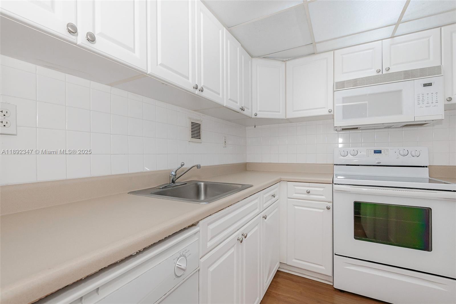 MIRADOR 1200 CONDO - Residential