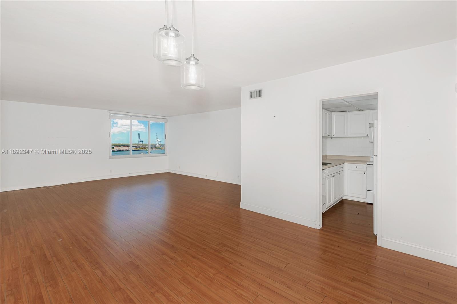 MIRADOR 1200 CONDO - Residential