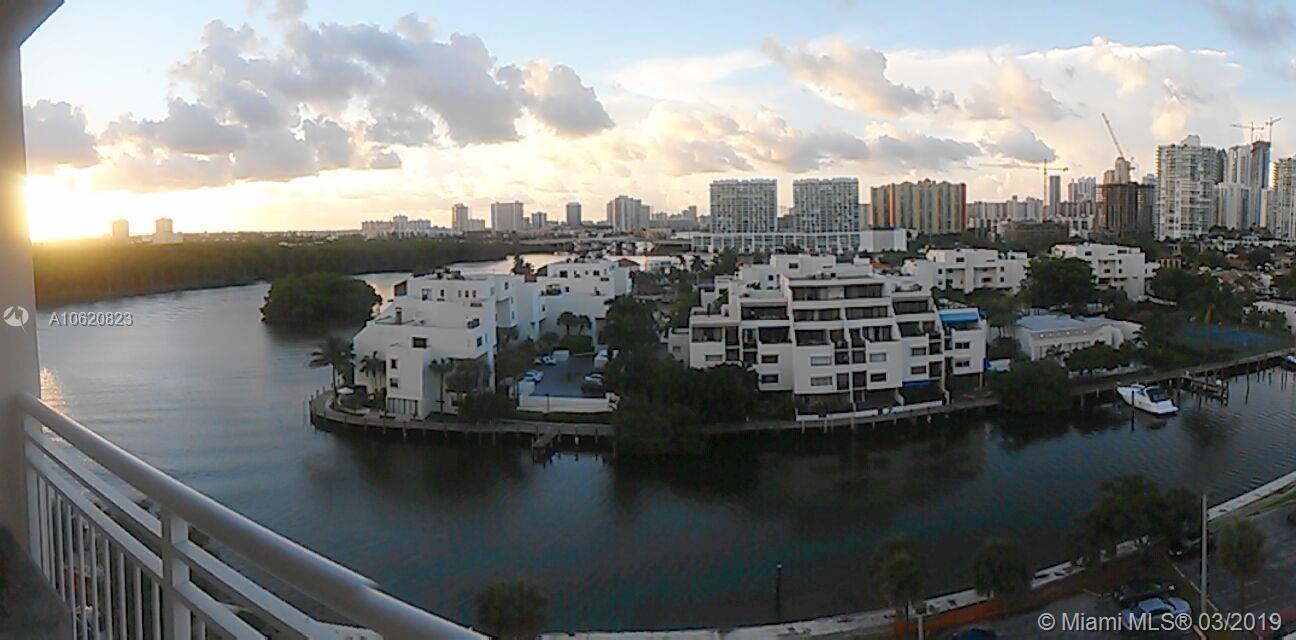 Great views in this clean one bedroom, one bath unit. Walk to the Beach. Tile floors. 24 Hr Security. Available March 
16, 2019.