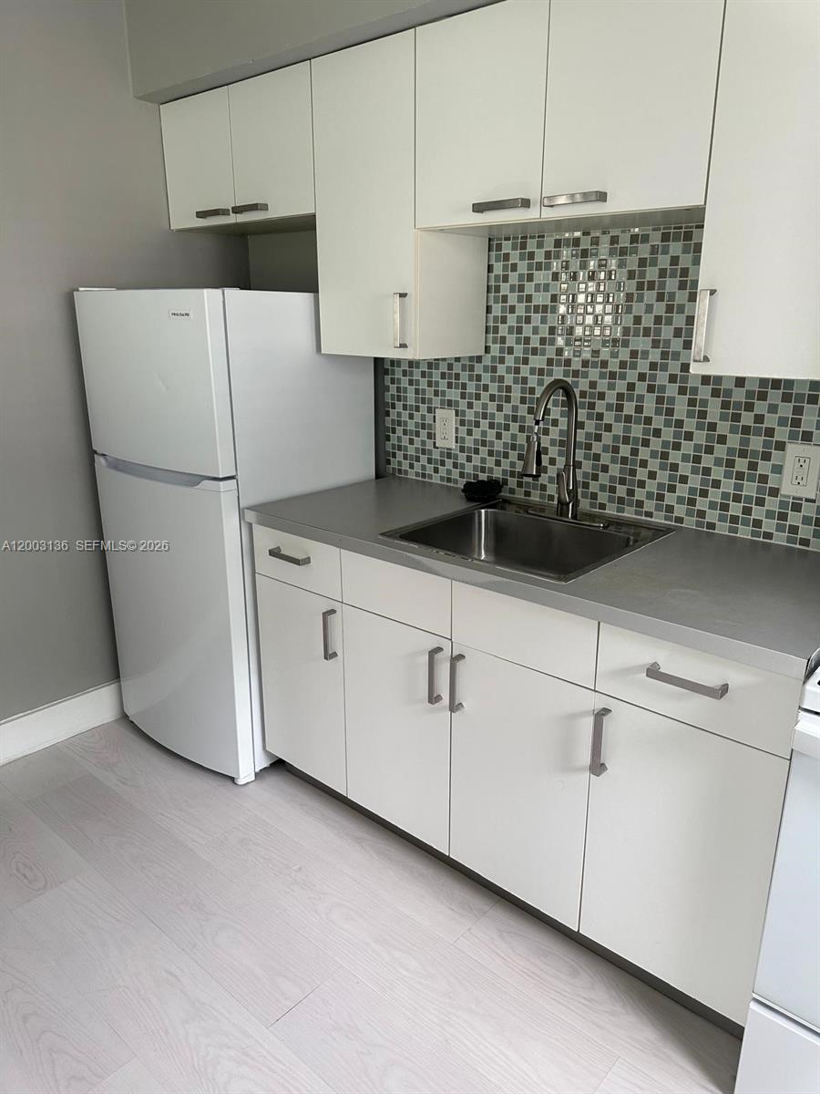 EVERGLADE LAND SALES CO - Residential Lease