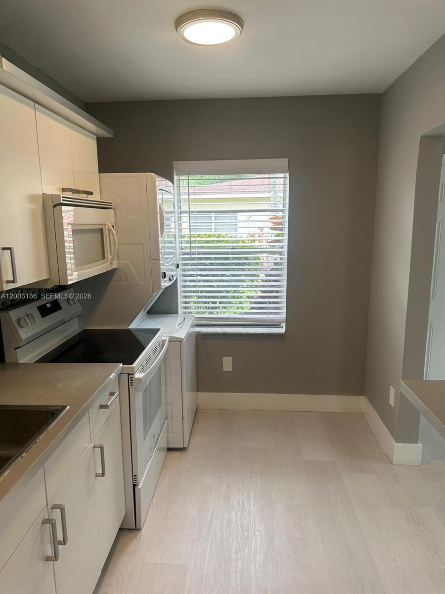 EVERGLADE LAND SALES CO - Residential Lease