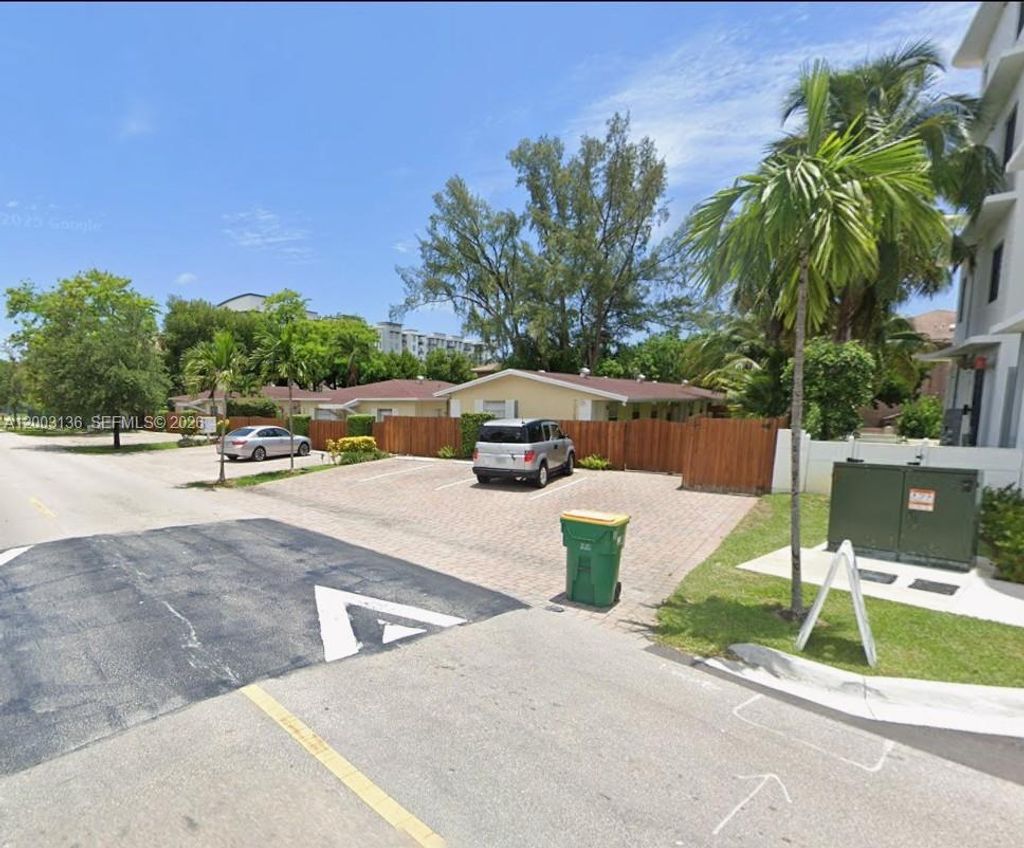 Photo of 2016 Miami Rd #B, Fort Lauderdale, FL 33316 (MLS # A12003136)