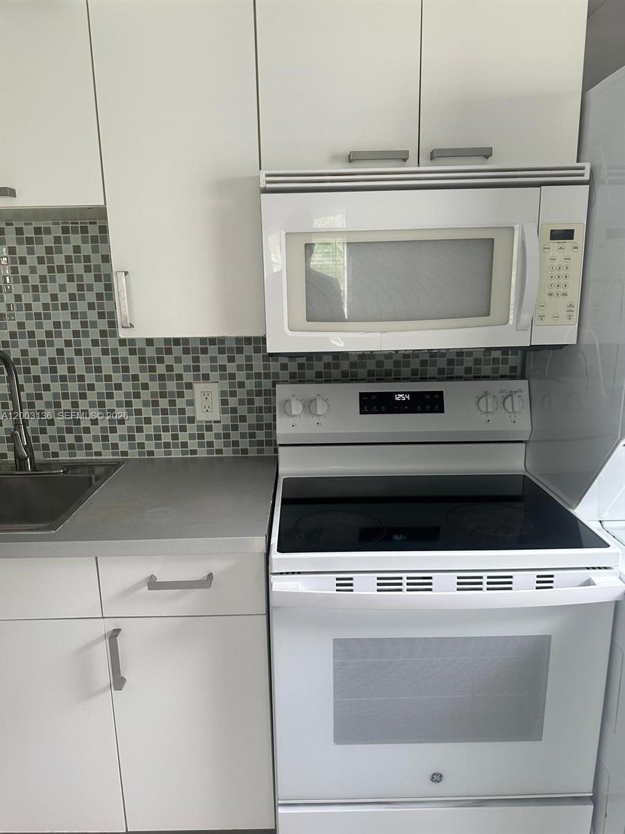 EVERGLADE LAND SALES CO - Residential Lease