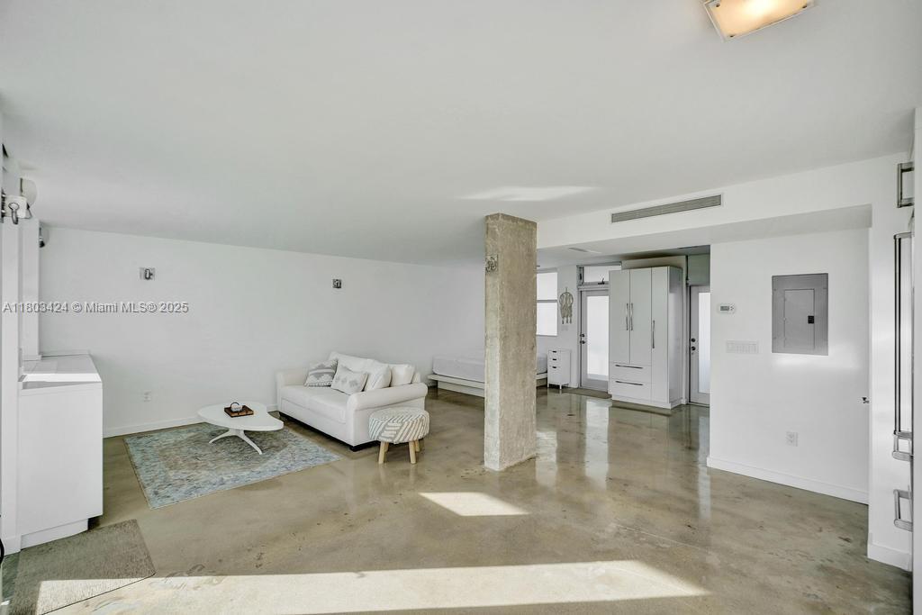 301 Ocean Dr 402