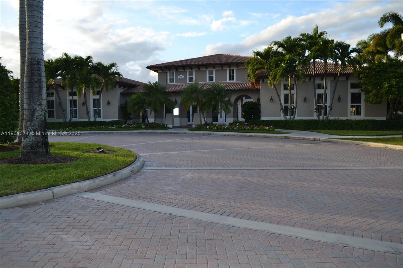 LAKES BY THE BAY DAY - Residential Lease