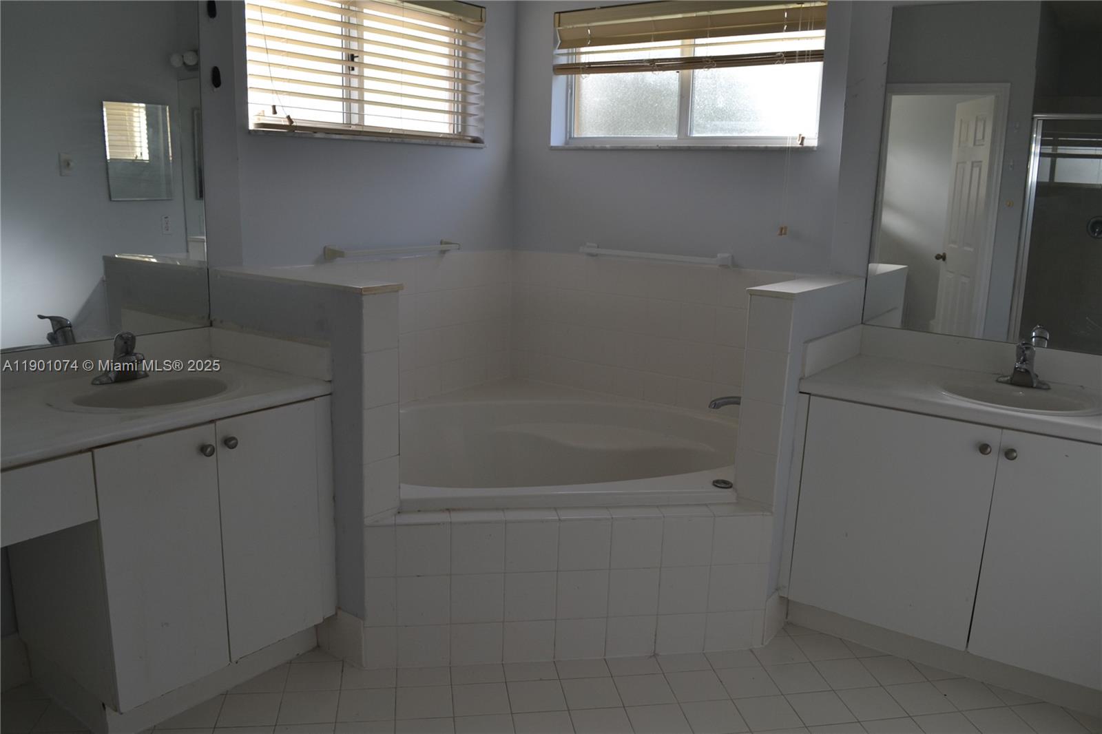 LAKES BY THE BAY DAY - Residential Lease