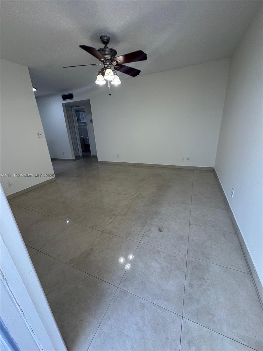 Rental Property at 30 Se 4th Ave 116, Hallandale Beach, Broward County, Florida - Bedrooms: 1 
Bathrooms: 1  - $1,590 MO.