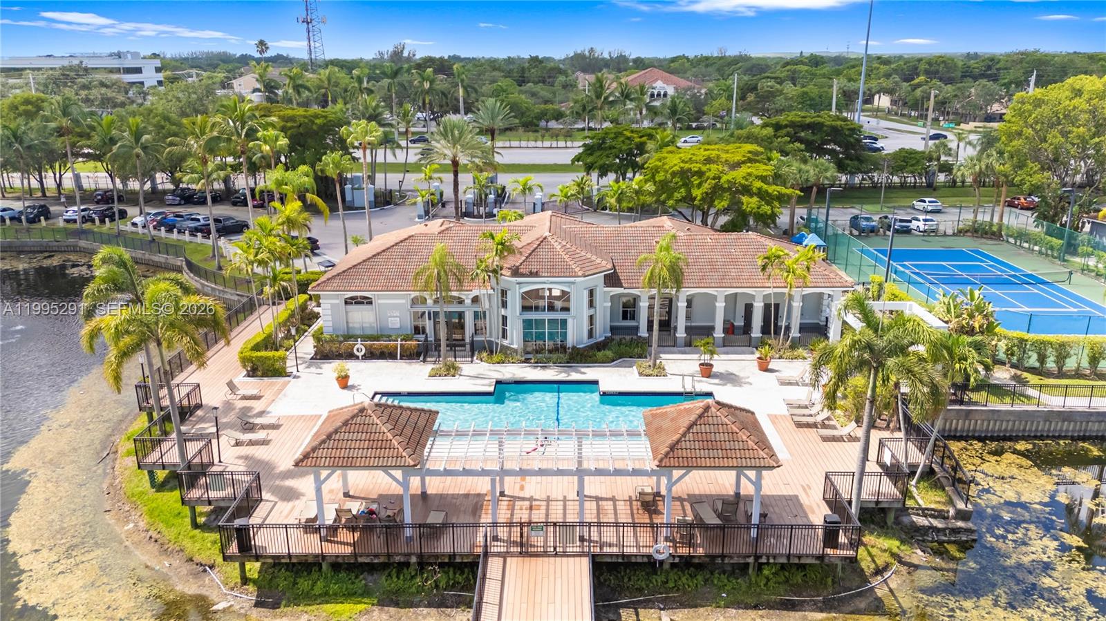 LA VIA CONDO - Residential