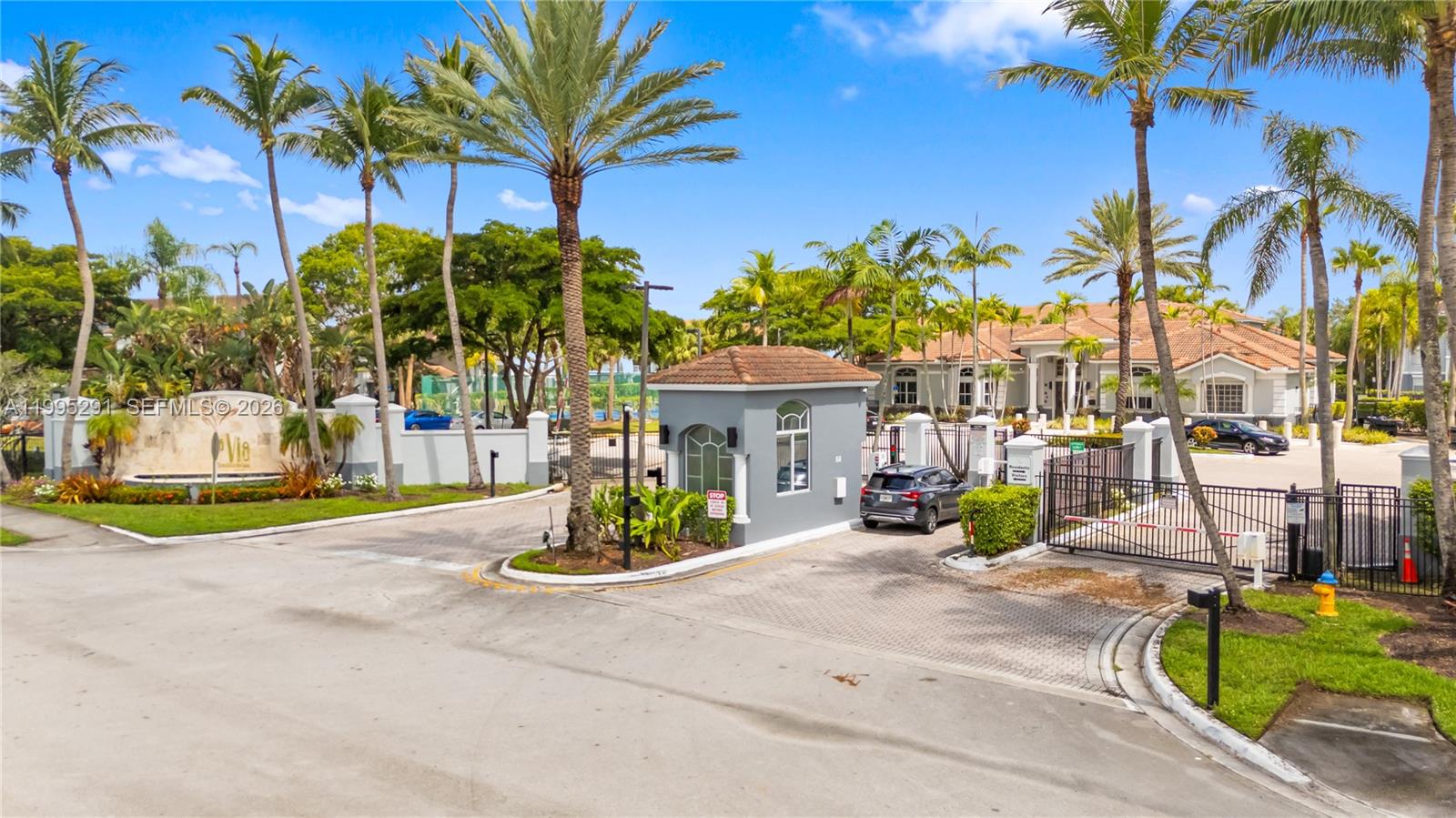 LA VIA CONDO - Residential