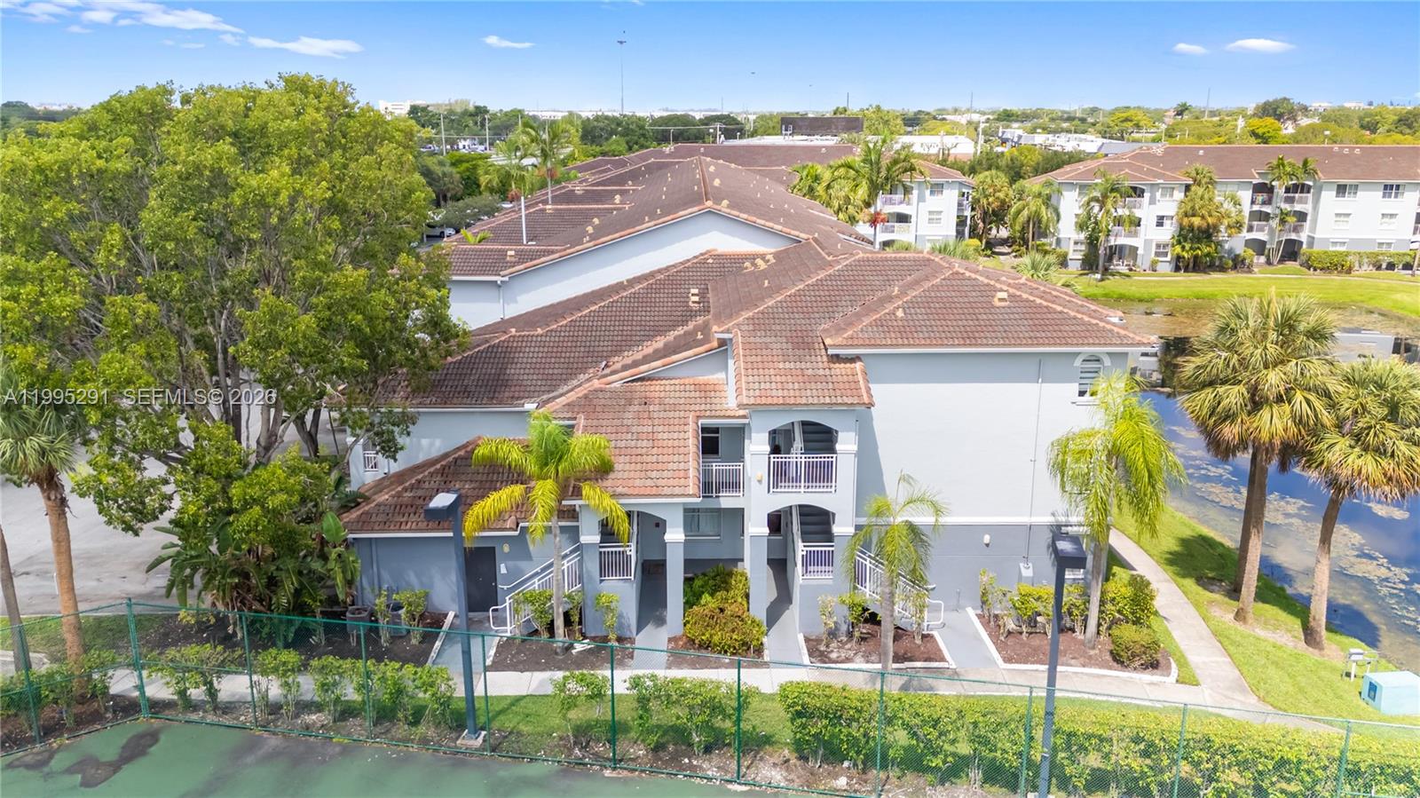 LA VIA CONDO - Residential