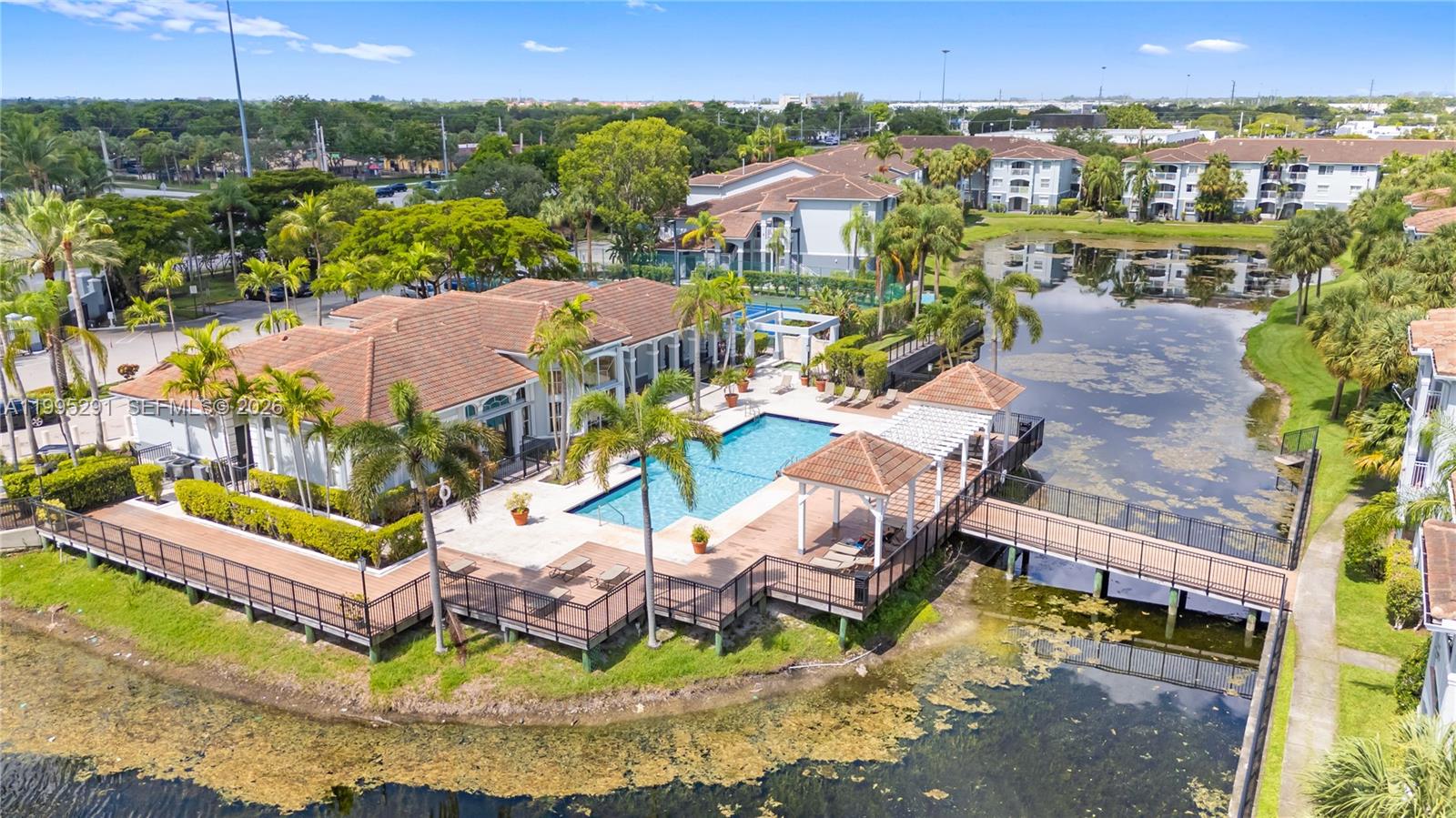 LA VIA CONDO - Residential