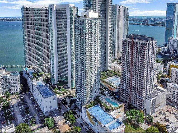 PARAISO BAYVIEWS CONDO - Residential