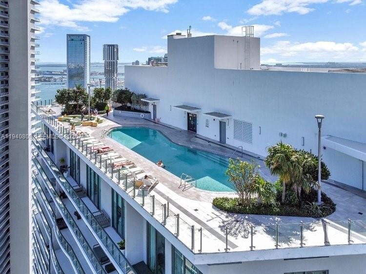 PARAISO BAYVIEWS CONDO - Residential