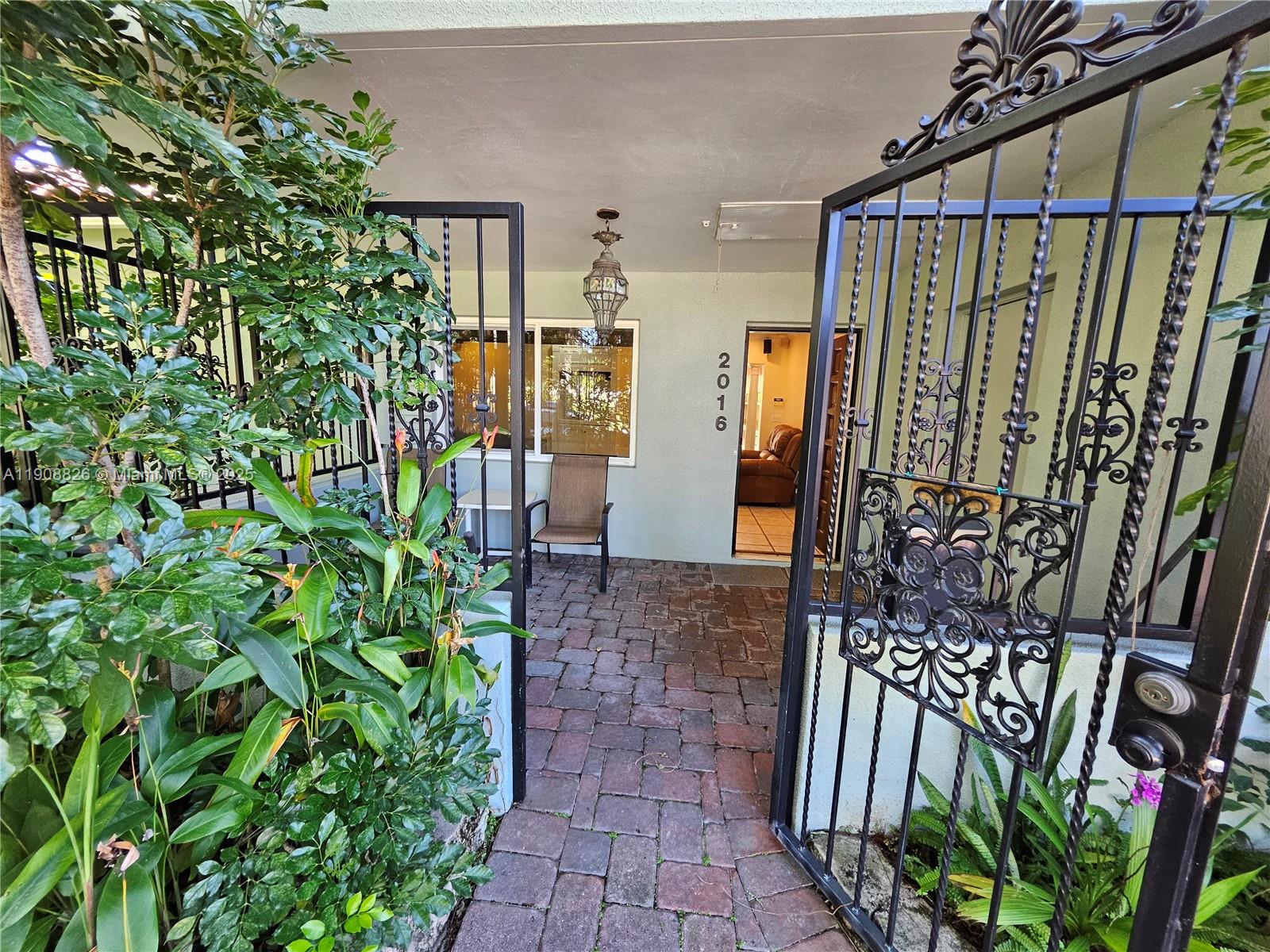 CORAL GARDENS - Residential Lease