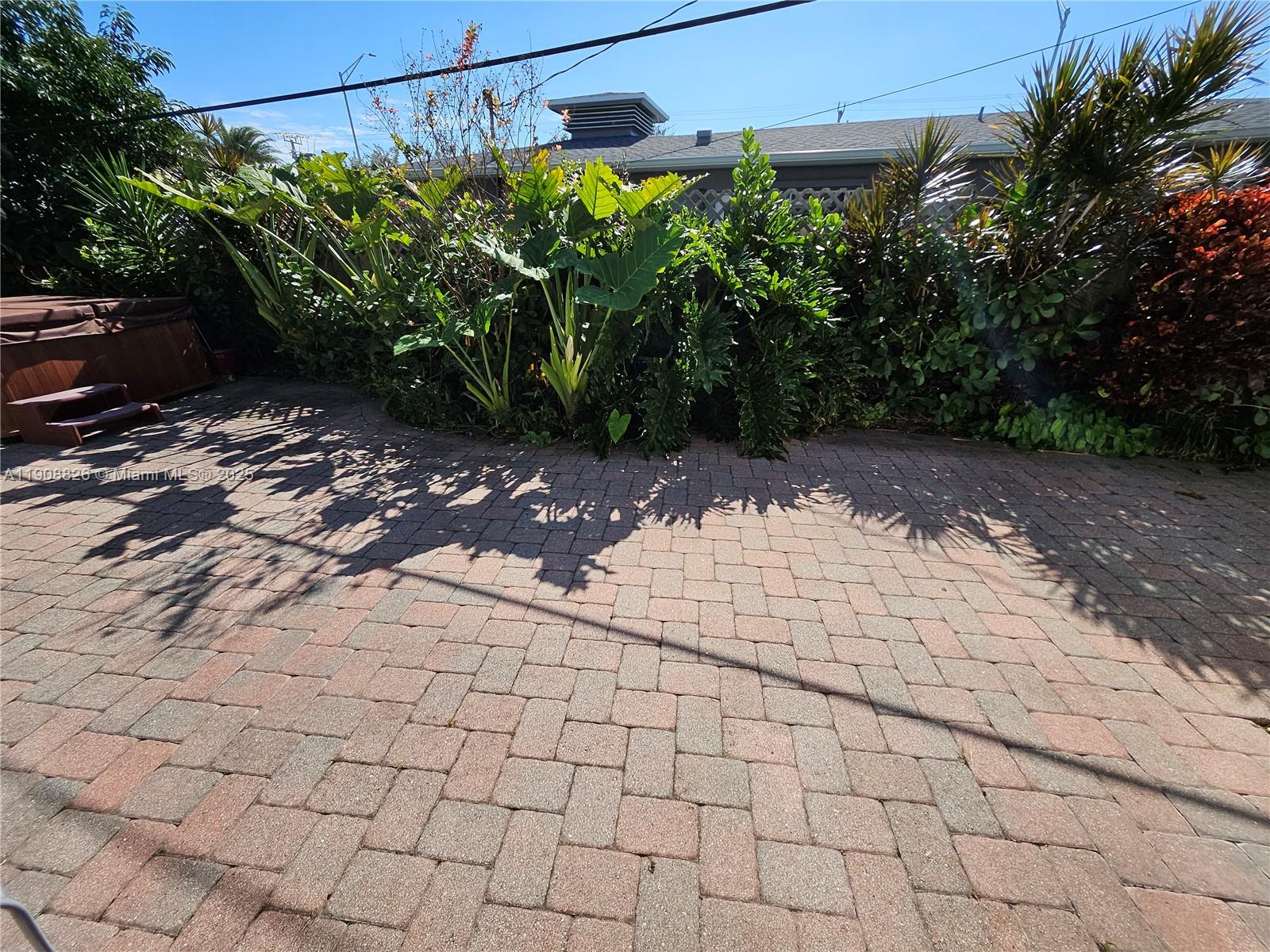 CORAL GARDENS - Residential Lease