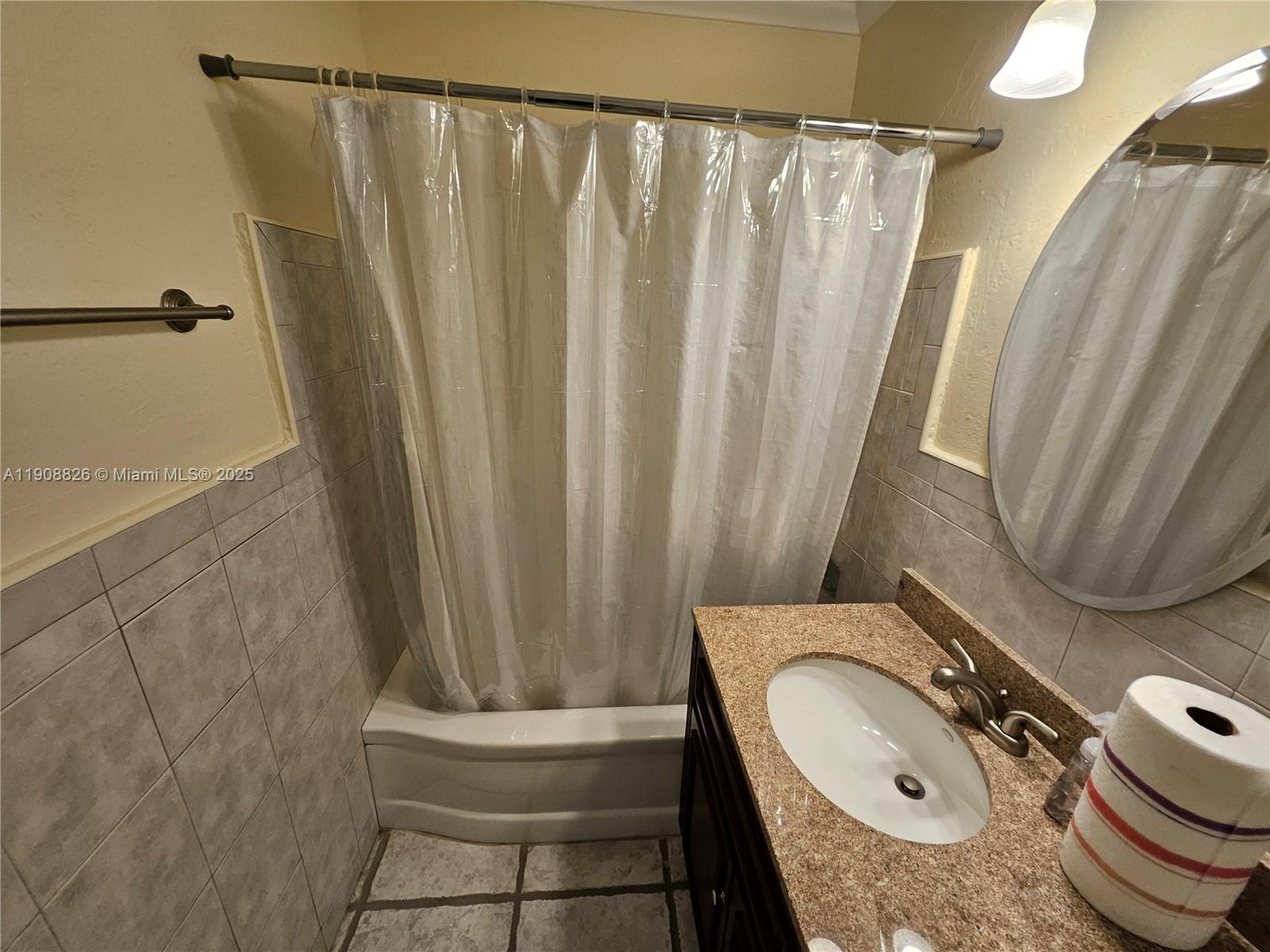 CORAL GARDENS - Residential Lease