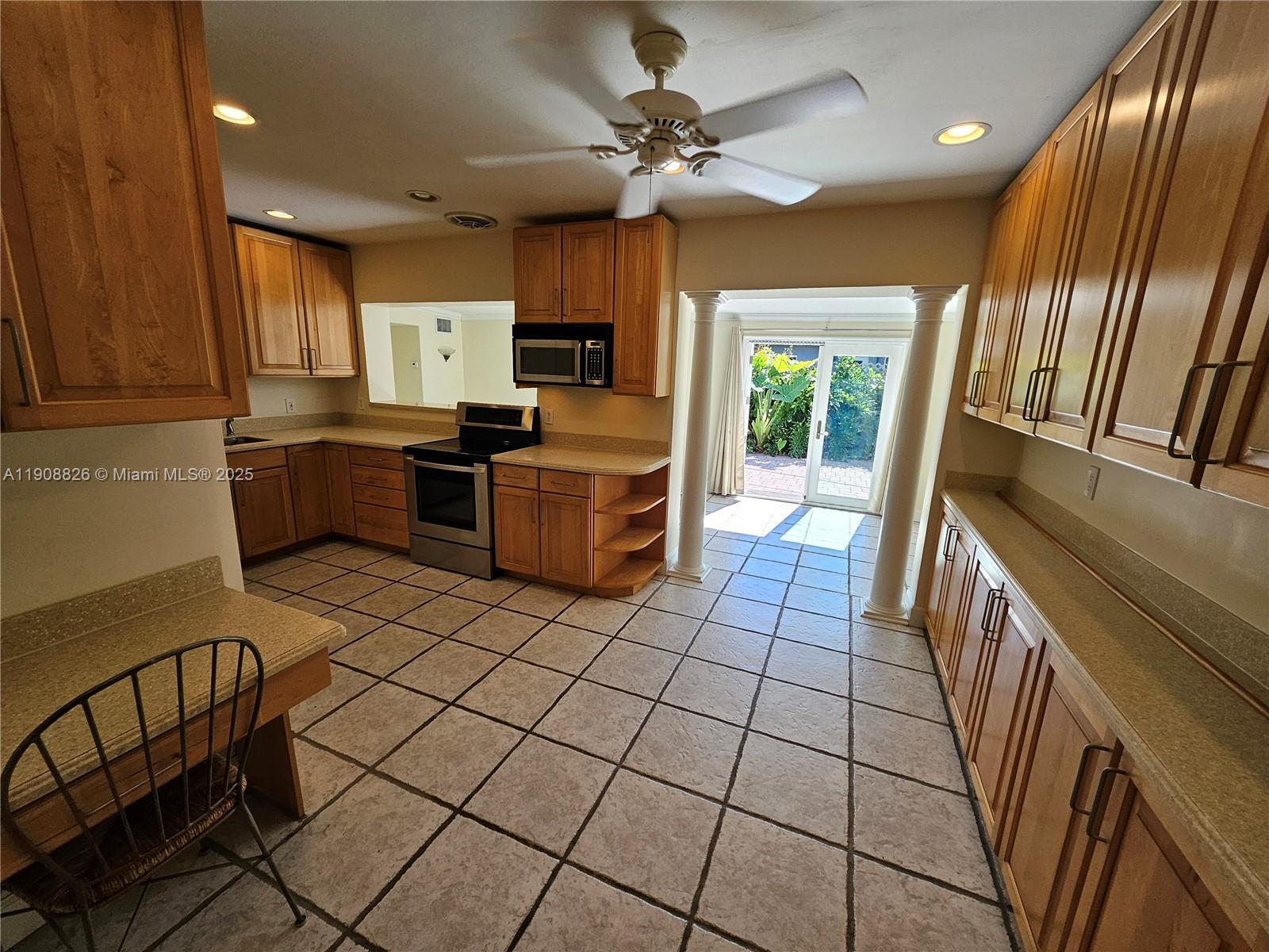 CORAL GARDENS - Residential Lease