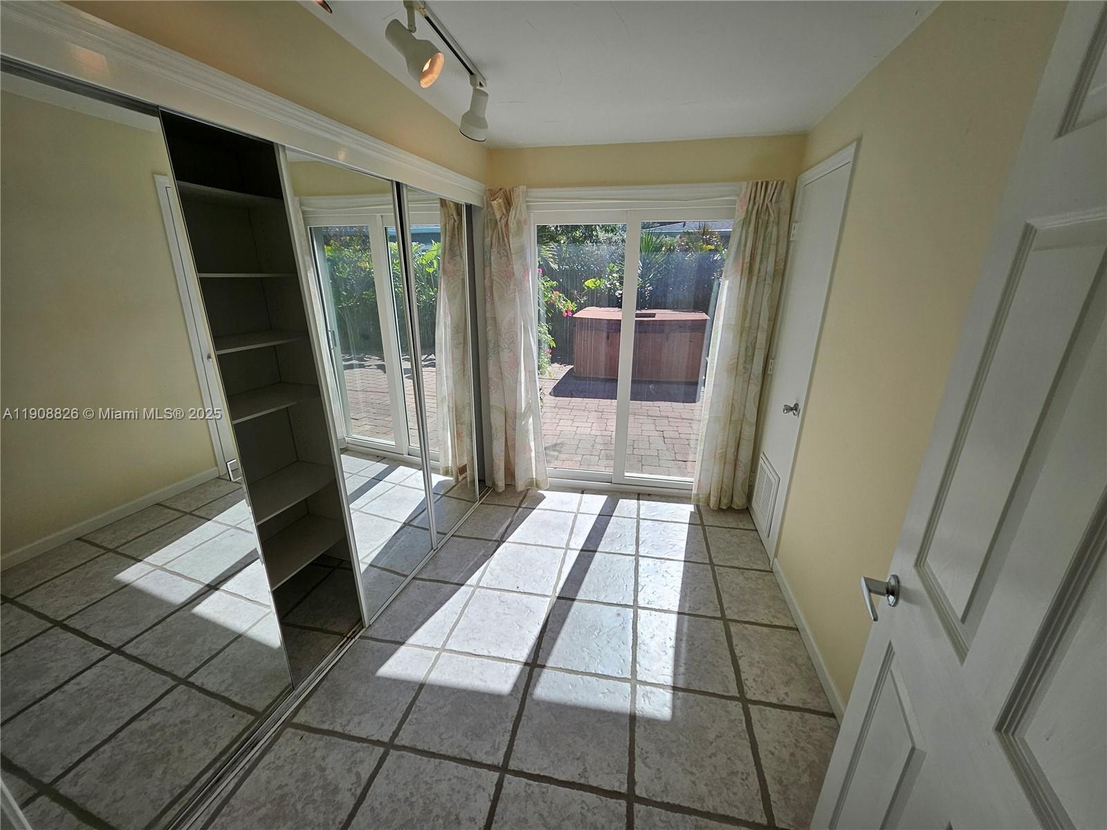 CORAL GARDENS - Residential Lease