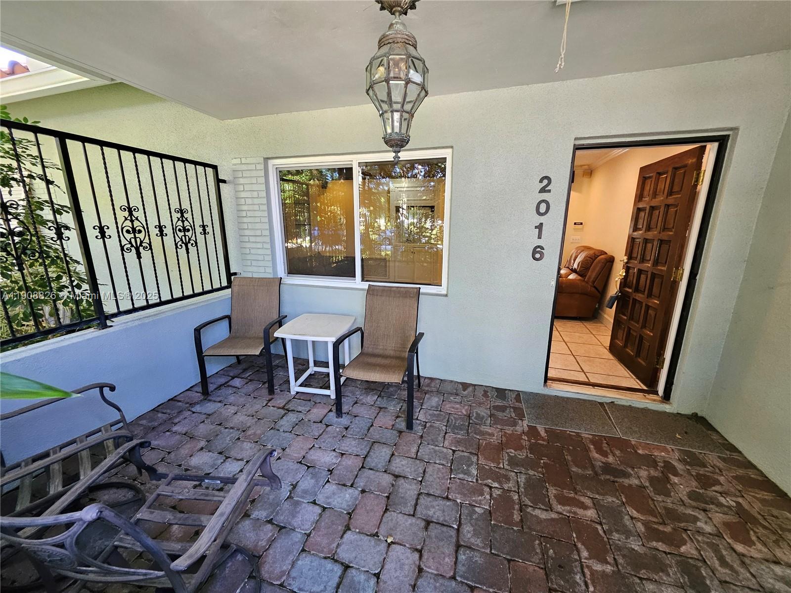 CORAL GARDENS - Residential Lease