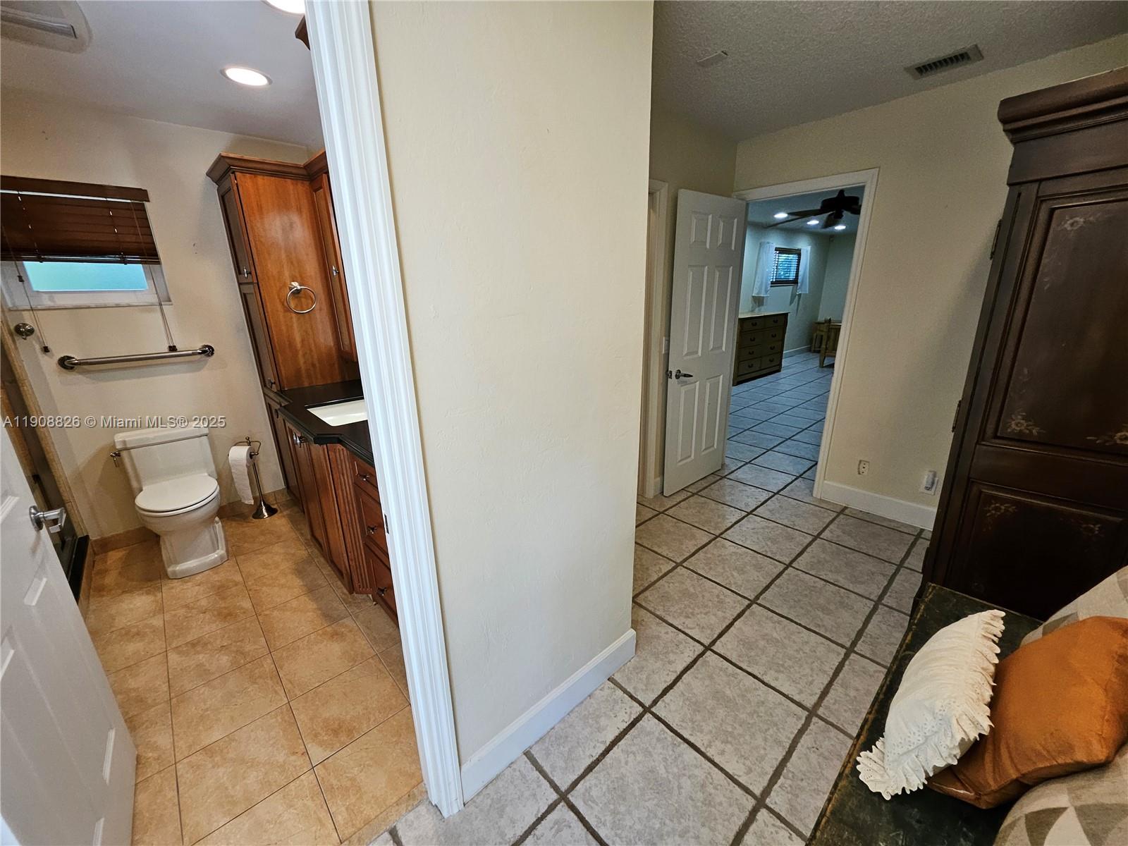 CORAL GARDENS - Residential Lease