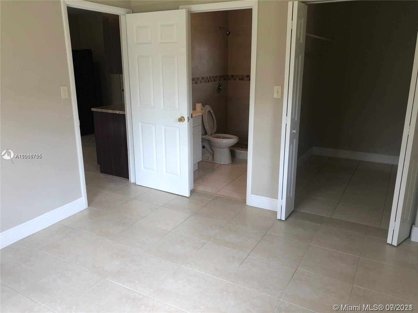 HIALEAH HEIGHTS - Residential Lease