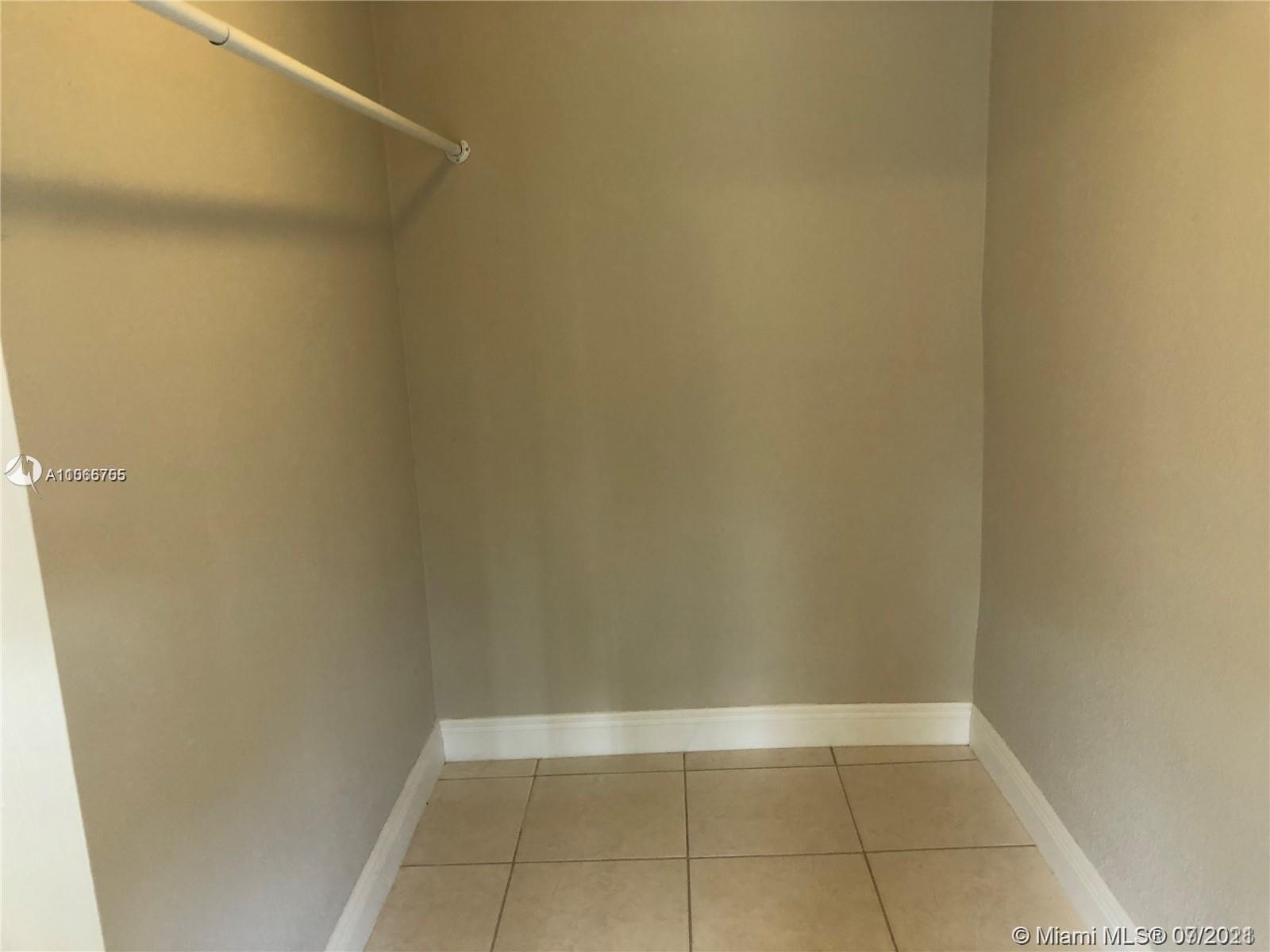 HIALEAH HEIGHTS - Residential Lease