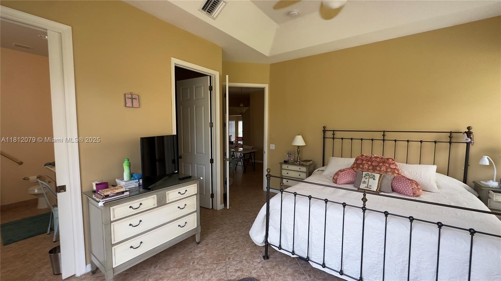 VILLAS AT MANGROVE BAY CO - Residential