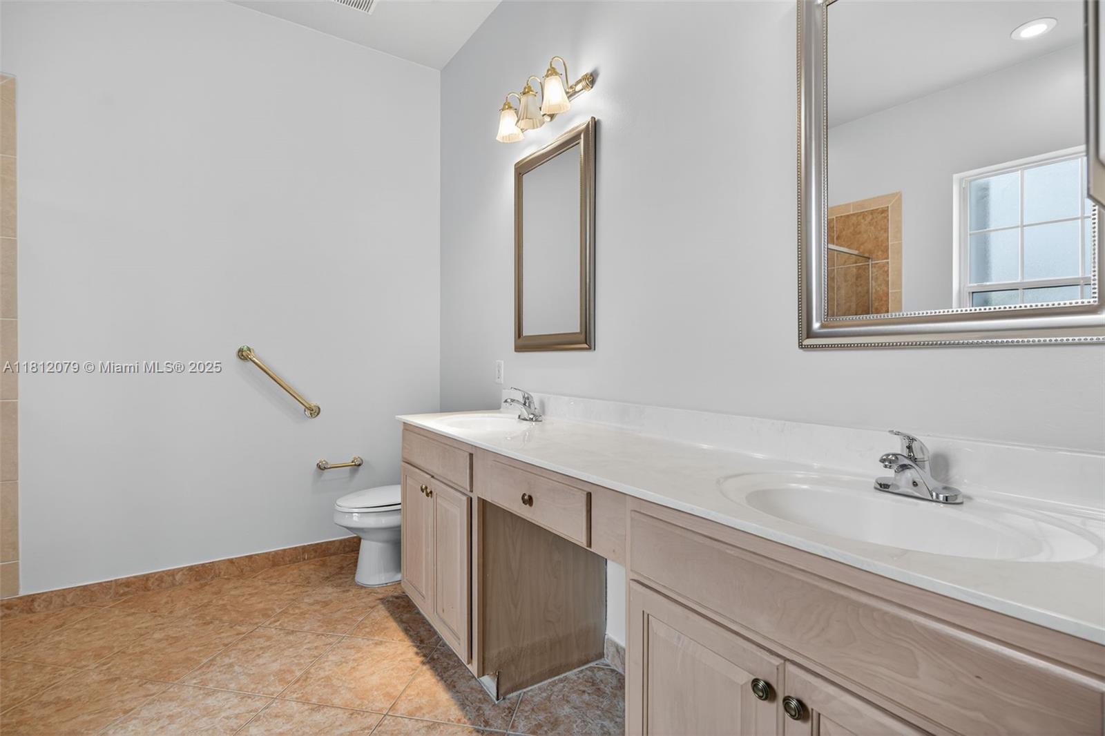 VILLAS AT MANGROVE BAY CO - Residential