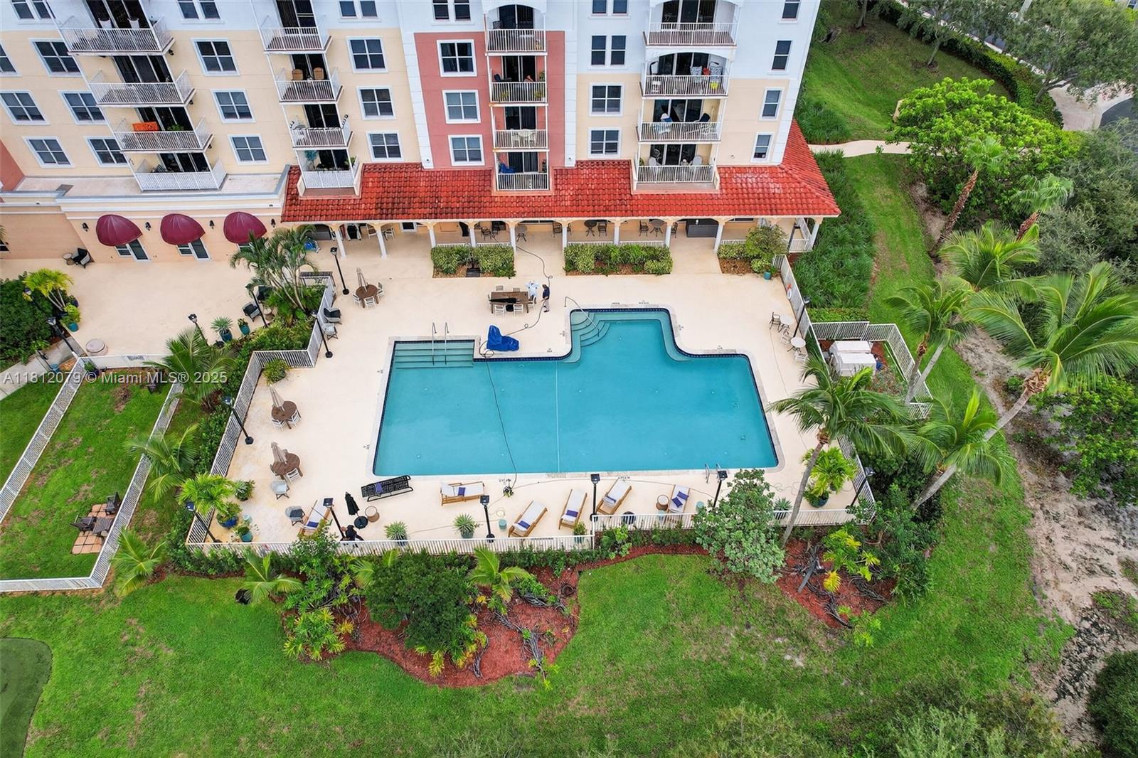 VILLAS AT MANGROVE BAY CO - Residential