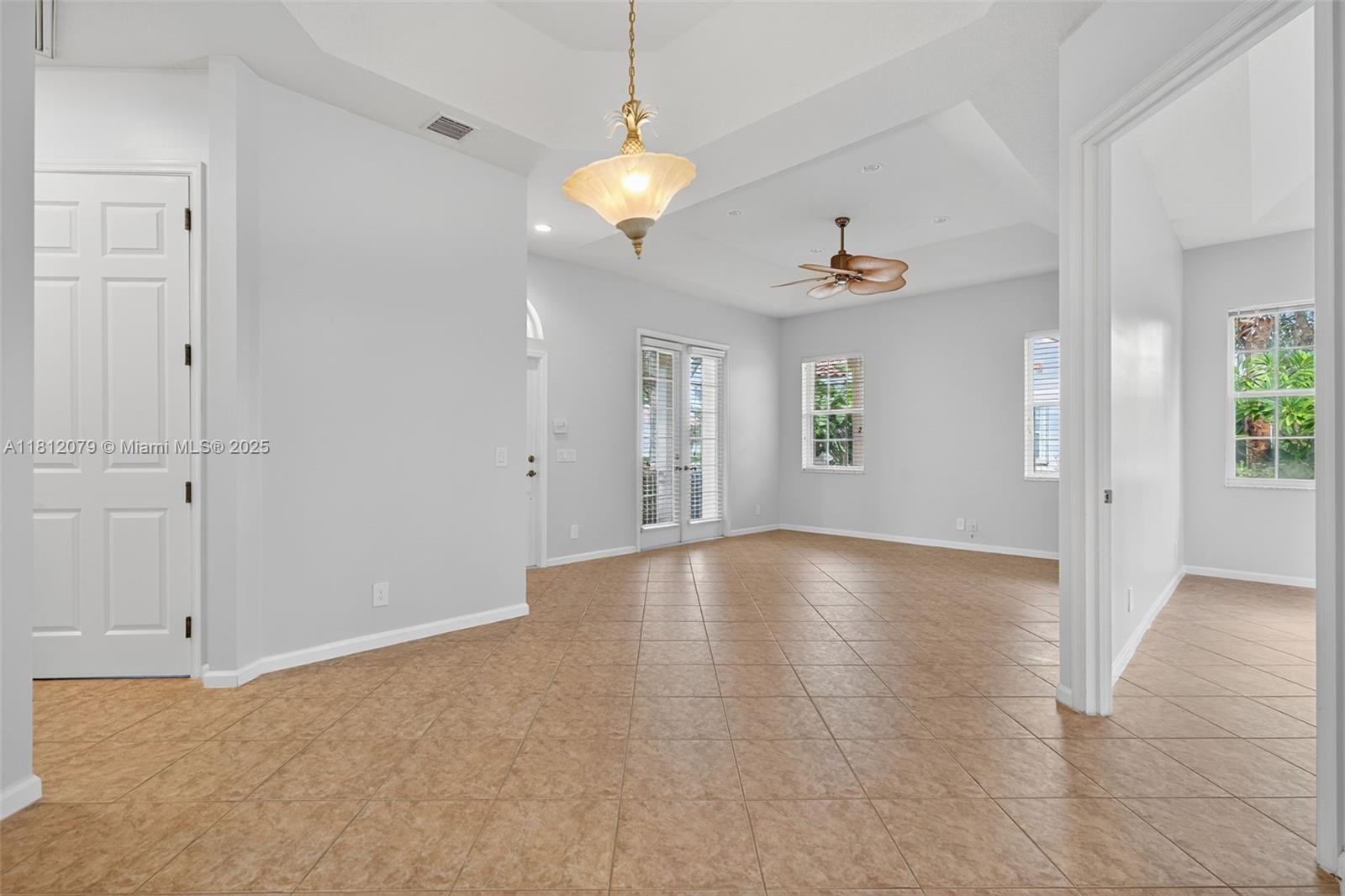 VILLAS AT MANGROVE BAY CO - Residential