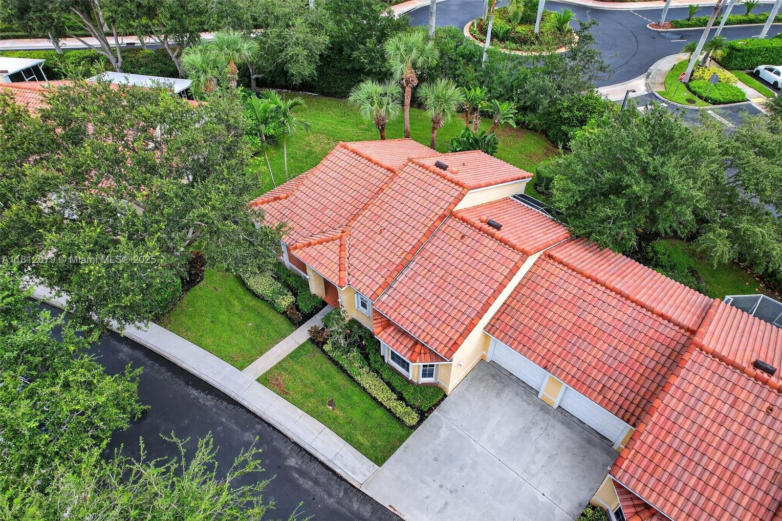 VILLAS AT MANGROVE BAY CO - Residential