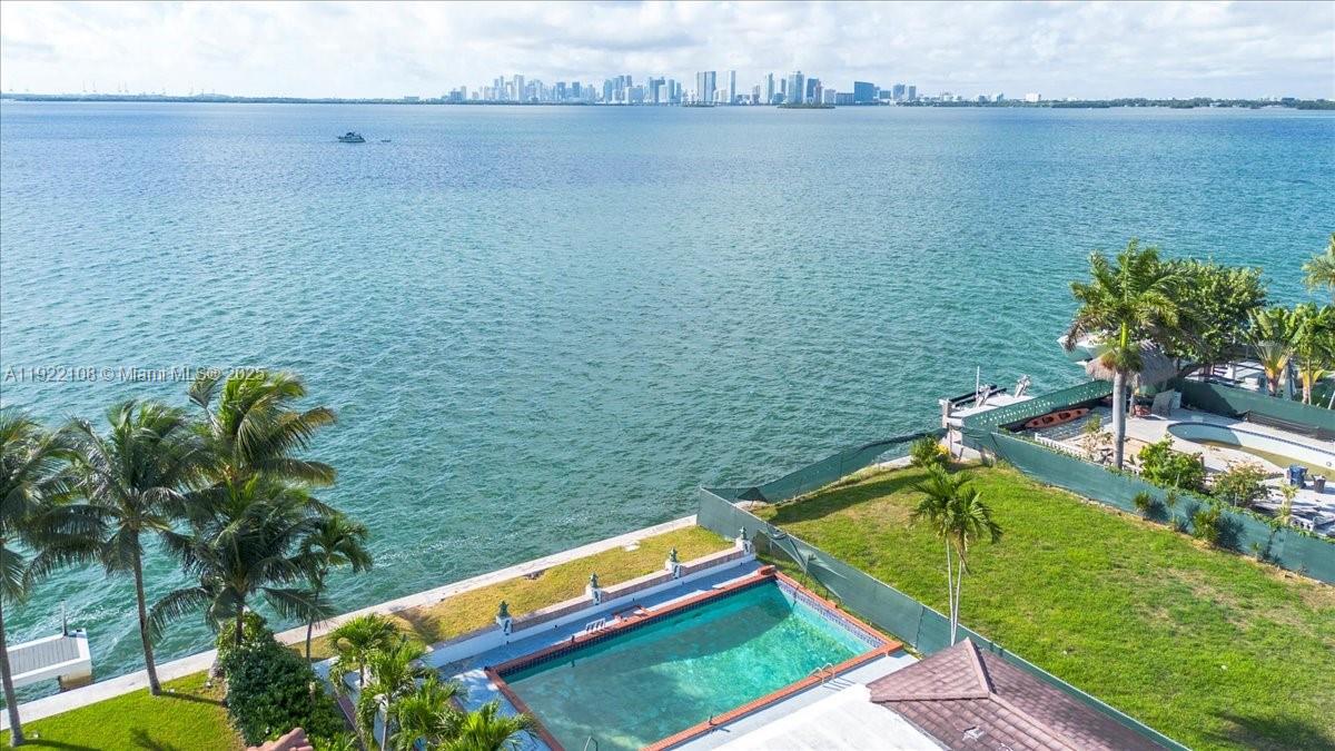 TREASURE ISLAND - Residential