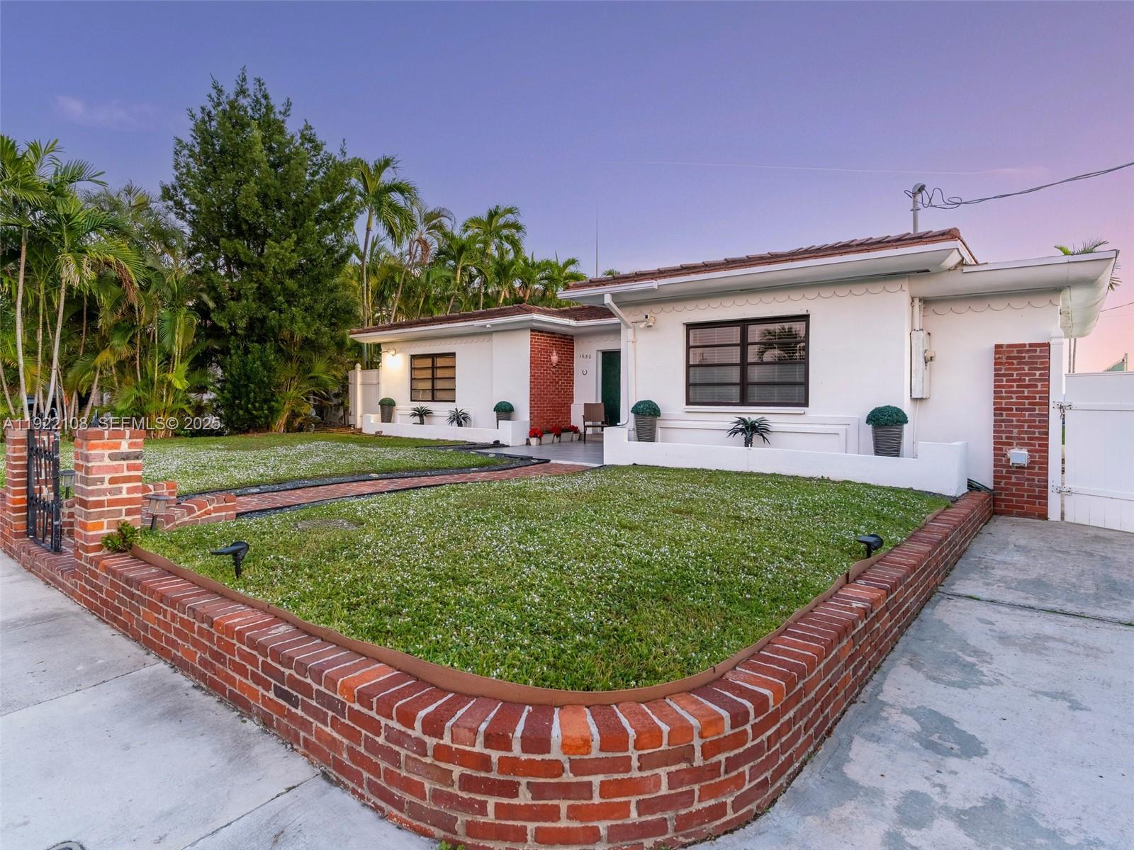 TREASURE ISLAND - Residential