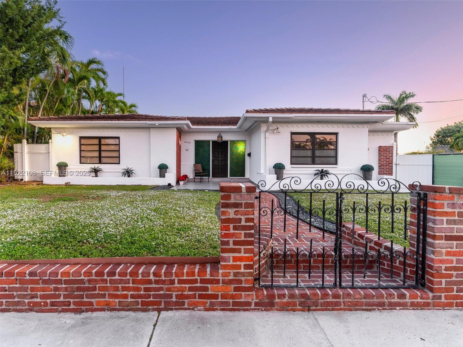 TREASURE ISLAND - Residential