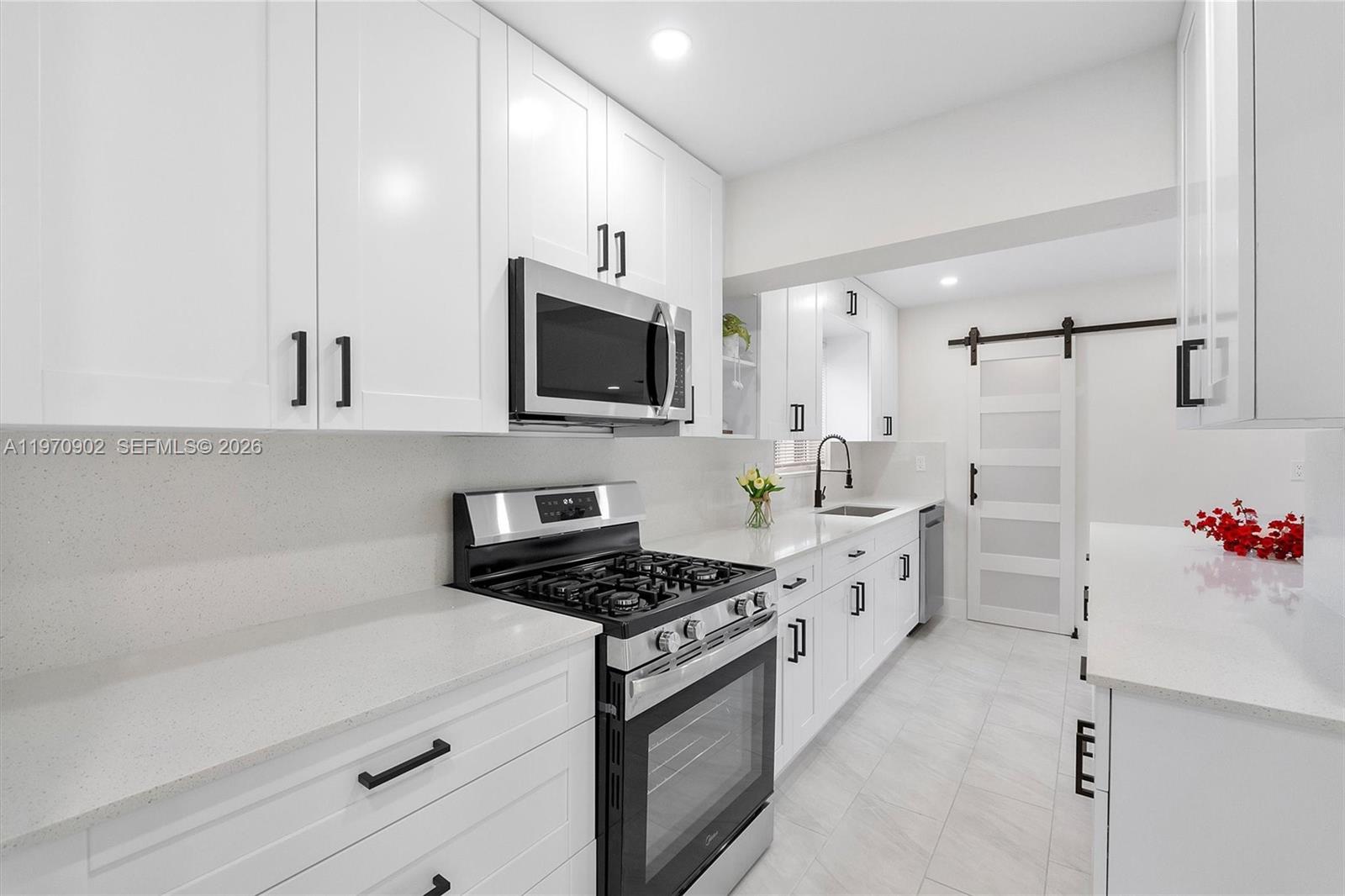 PLAZA ESTATES 3RD SEC - Residential