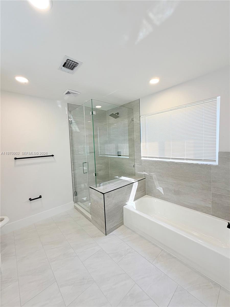 PLAZA ESTATES 3RD SEC - Residential