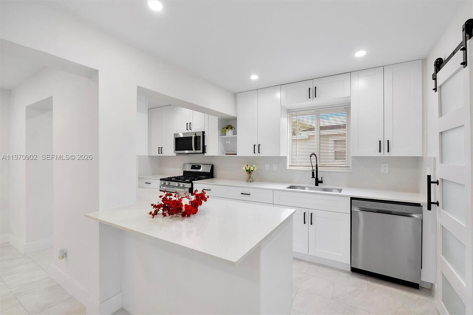 PLAZA ESTATES 3RD SEC - Residential