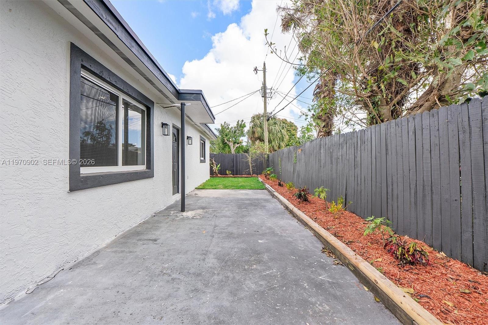 PLAZA ESTATES 3RD SEC - Residential