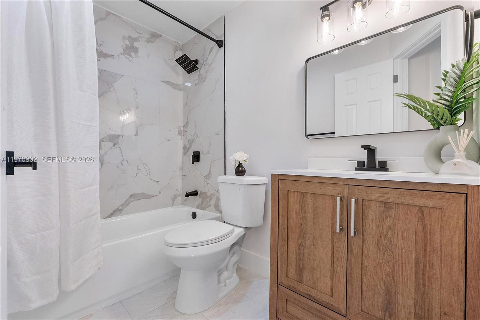 PLAZA ESTATES 3RD SEC - Residential